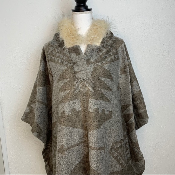 True Grit Sweaters - DYLAN Southwestern Aztec Oversized Poncho